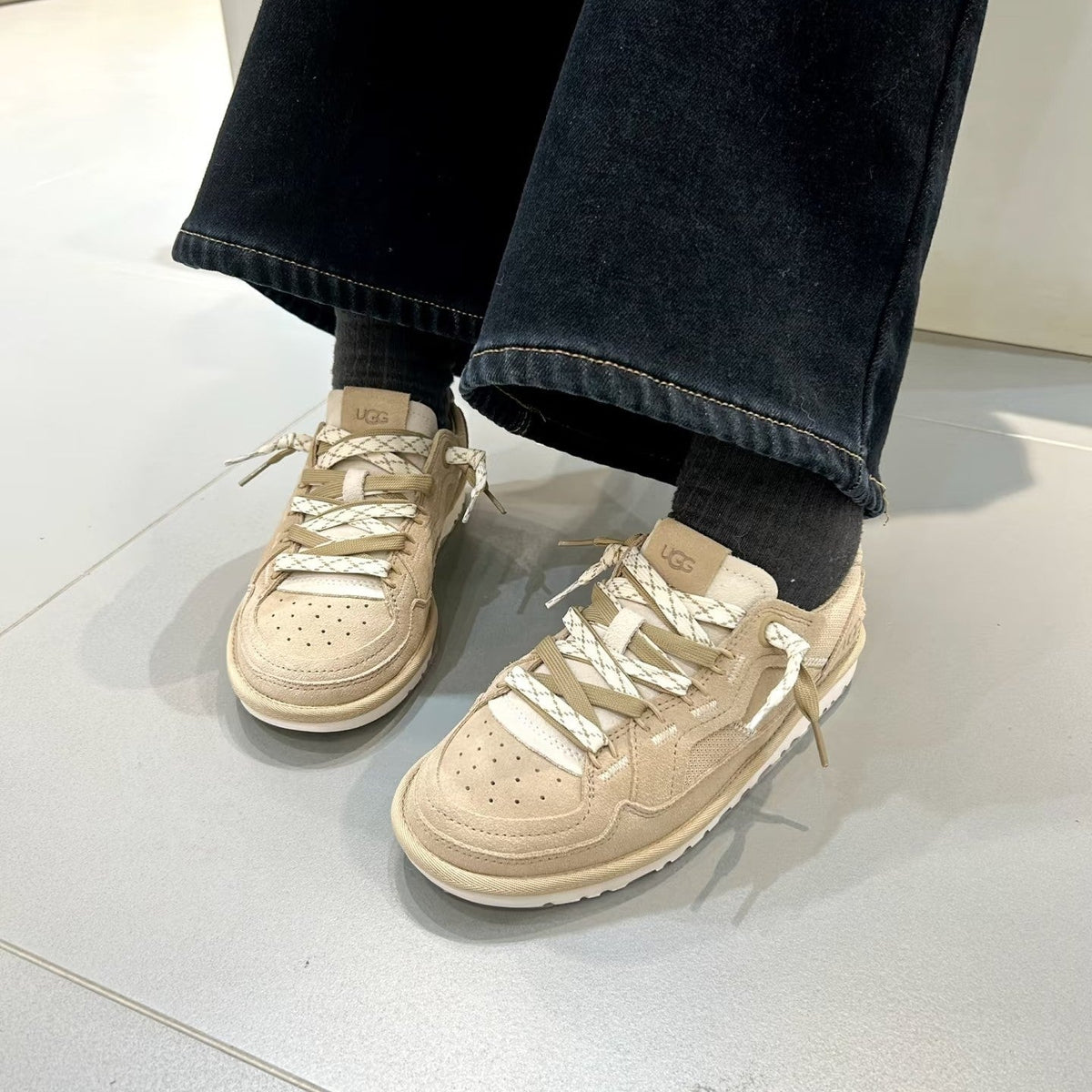 UGG Minimel Casual Sneakers Light Khahi Suede Mesh 664860