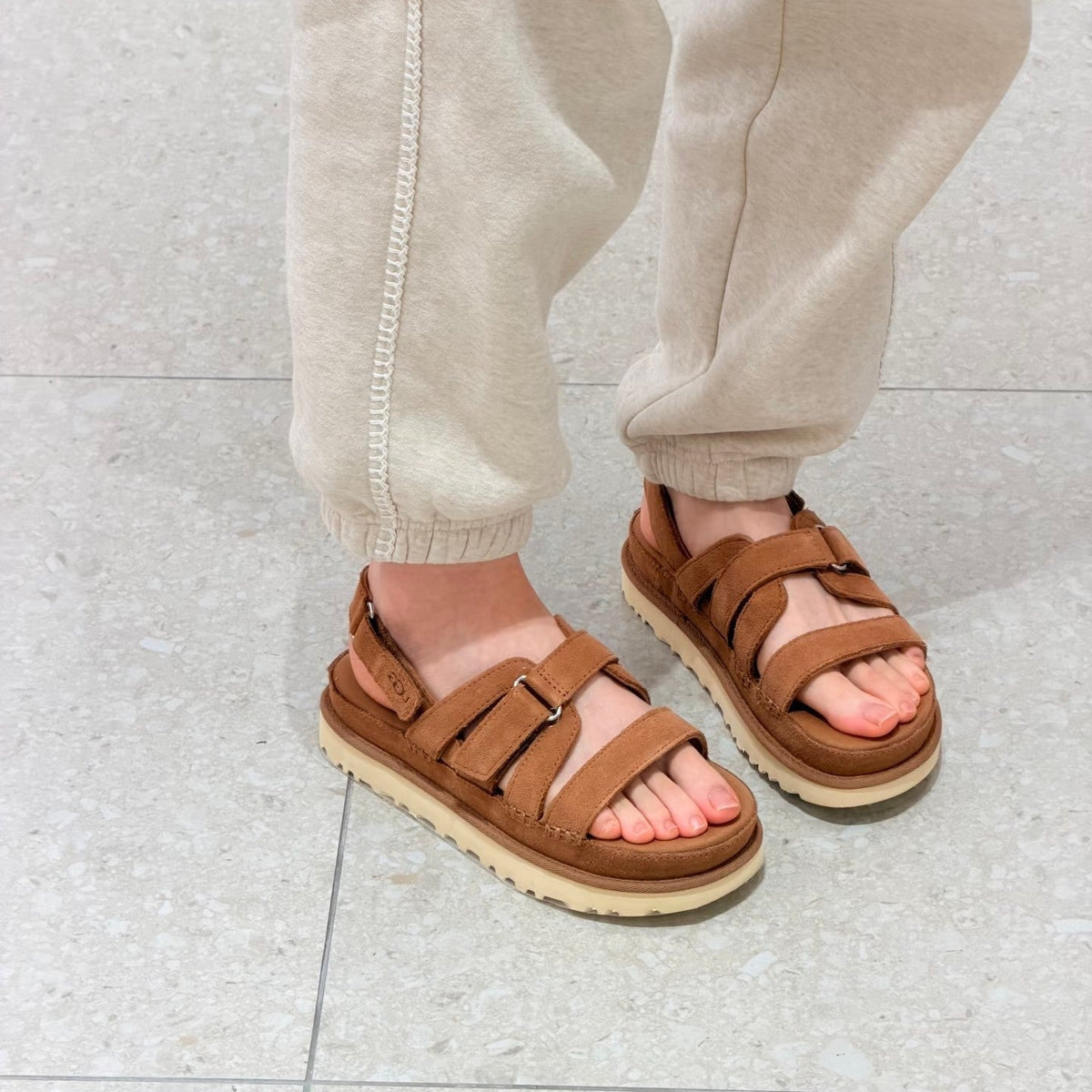 UGG Goldenstar Gleam Sandal Brown Suede 664856