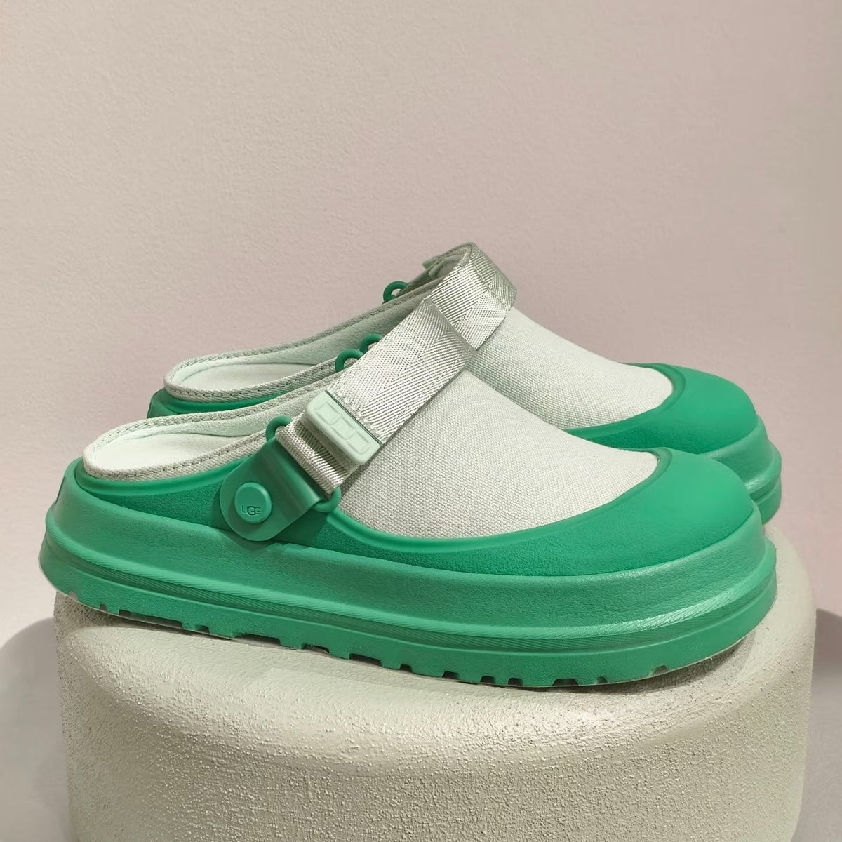 UGG Goldenglow Clog Green Ivory Canvas 664855