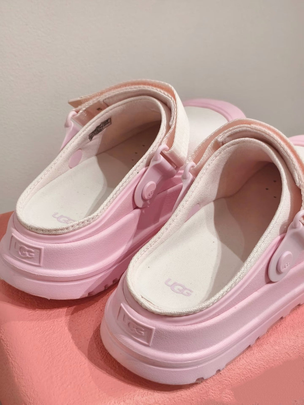 UGG Goldenglow Clog Pink Ivory Canvas 664854
