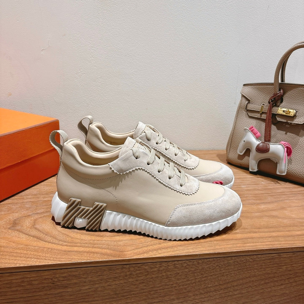 HM 25 Bouncing Sneaker Pink Suede 329526