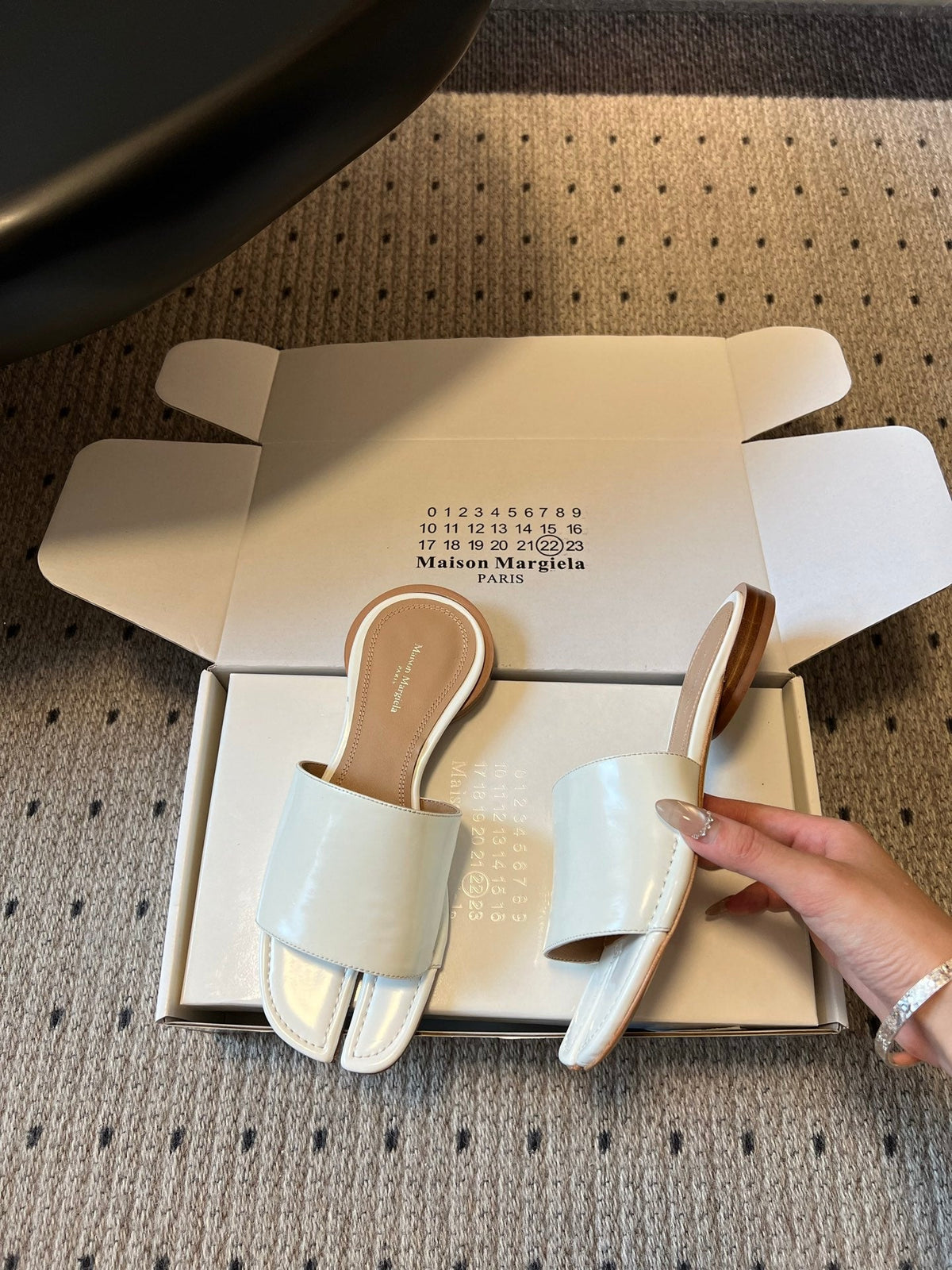 Maison Margiela Tabi Flat Mule White Sheepskin 803753