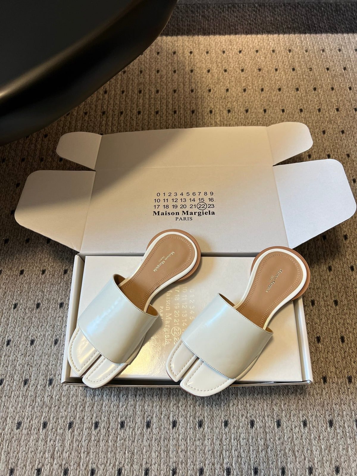 Maison Margiela Tabi Flat Mule White Sheepskin 803753