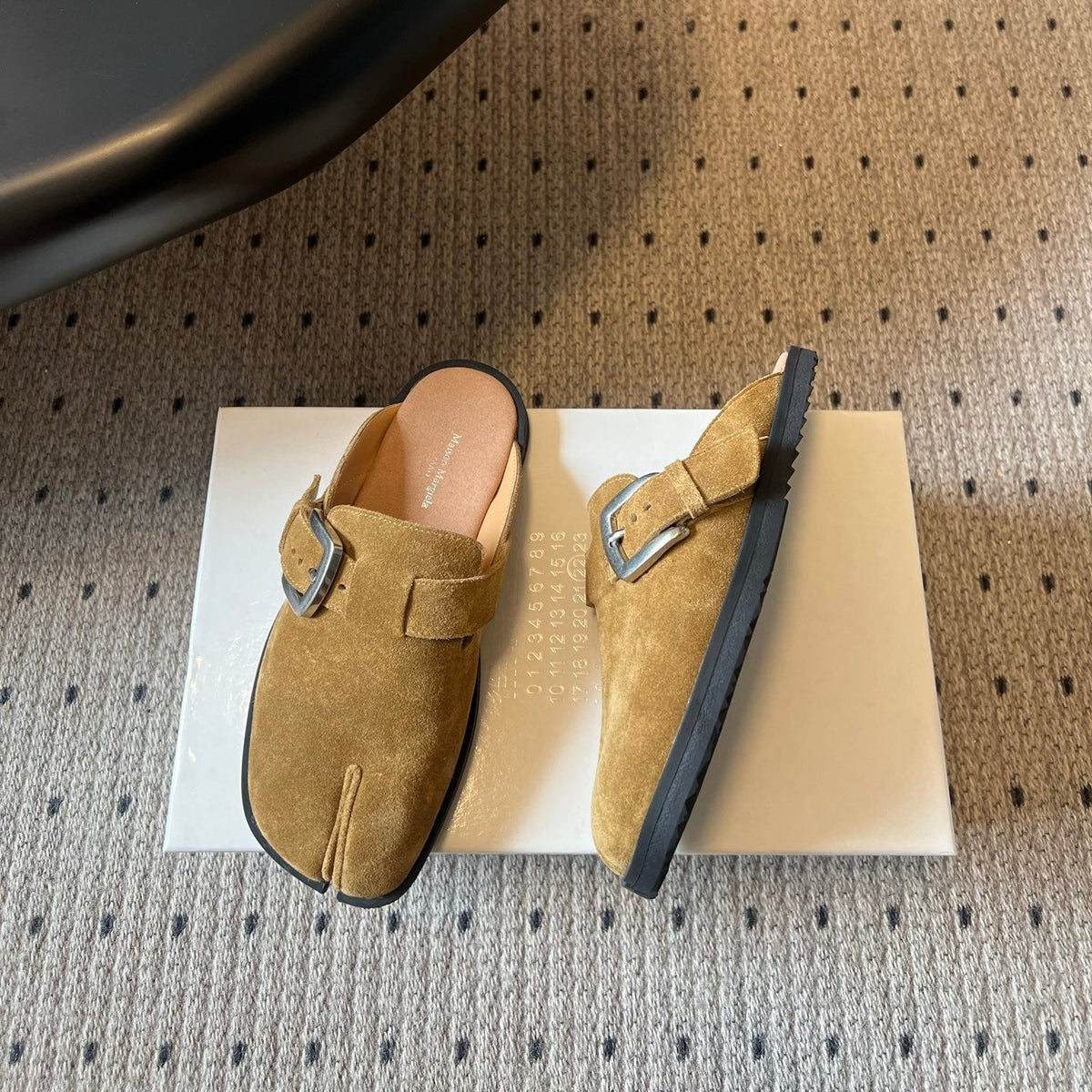 Maison Margiela Tabi Buckle-Fastening Mules Brown Suede 803622