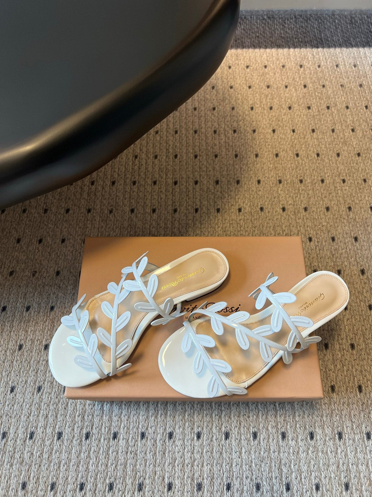 Gianvito Rossi Flavia Flat Sandals White Sheepskin 803762