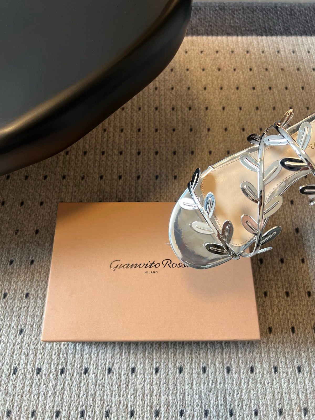 Gianvito Rossi Flavia Flat Sandals Metallic Sliver Sheepskin 803764