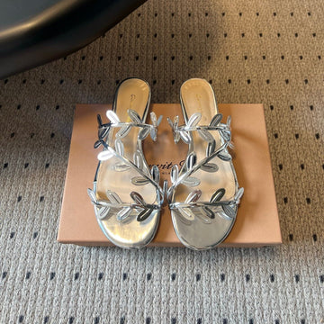 Gianvito Rossi Flavia Flat Sandals Metallic Sliver Sheepskin 803764