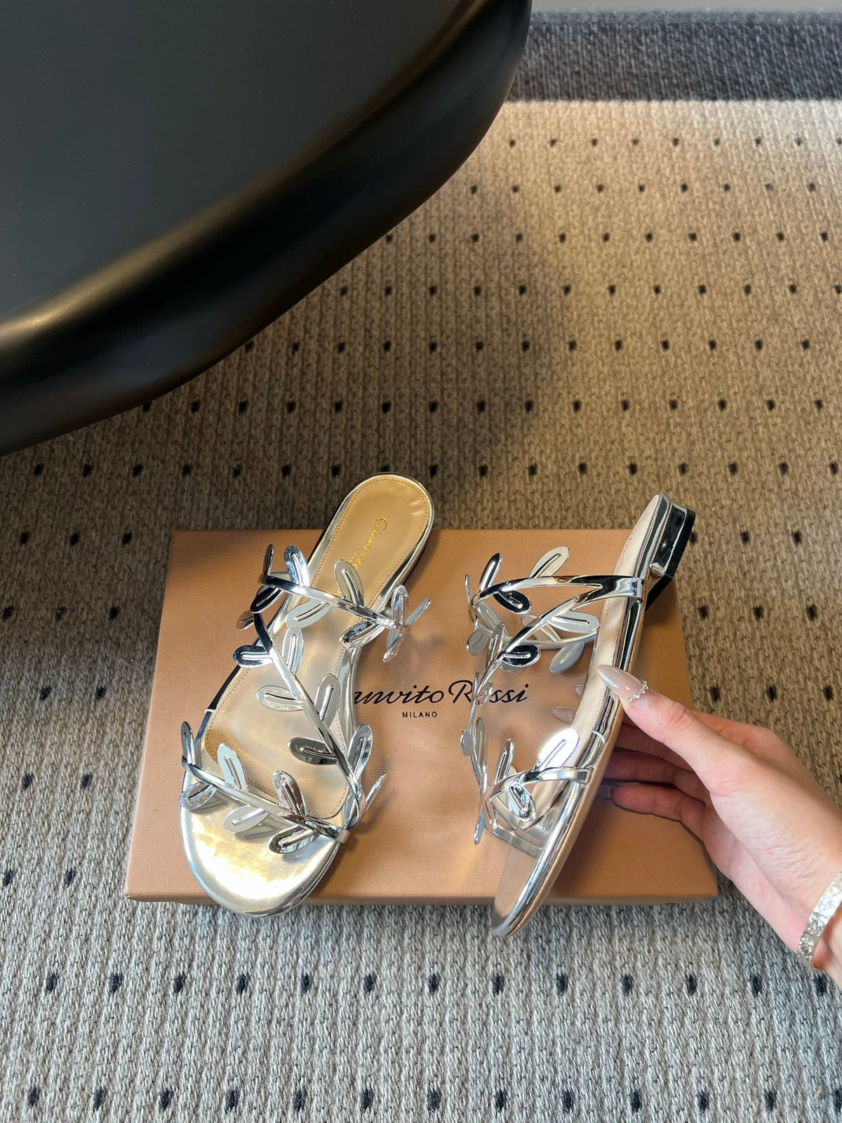Gianvito Rossi Flavia Flat Sandals Metallic Sliver Sheepskin 803764