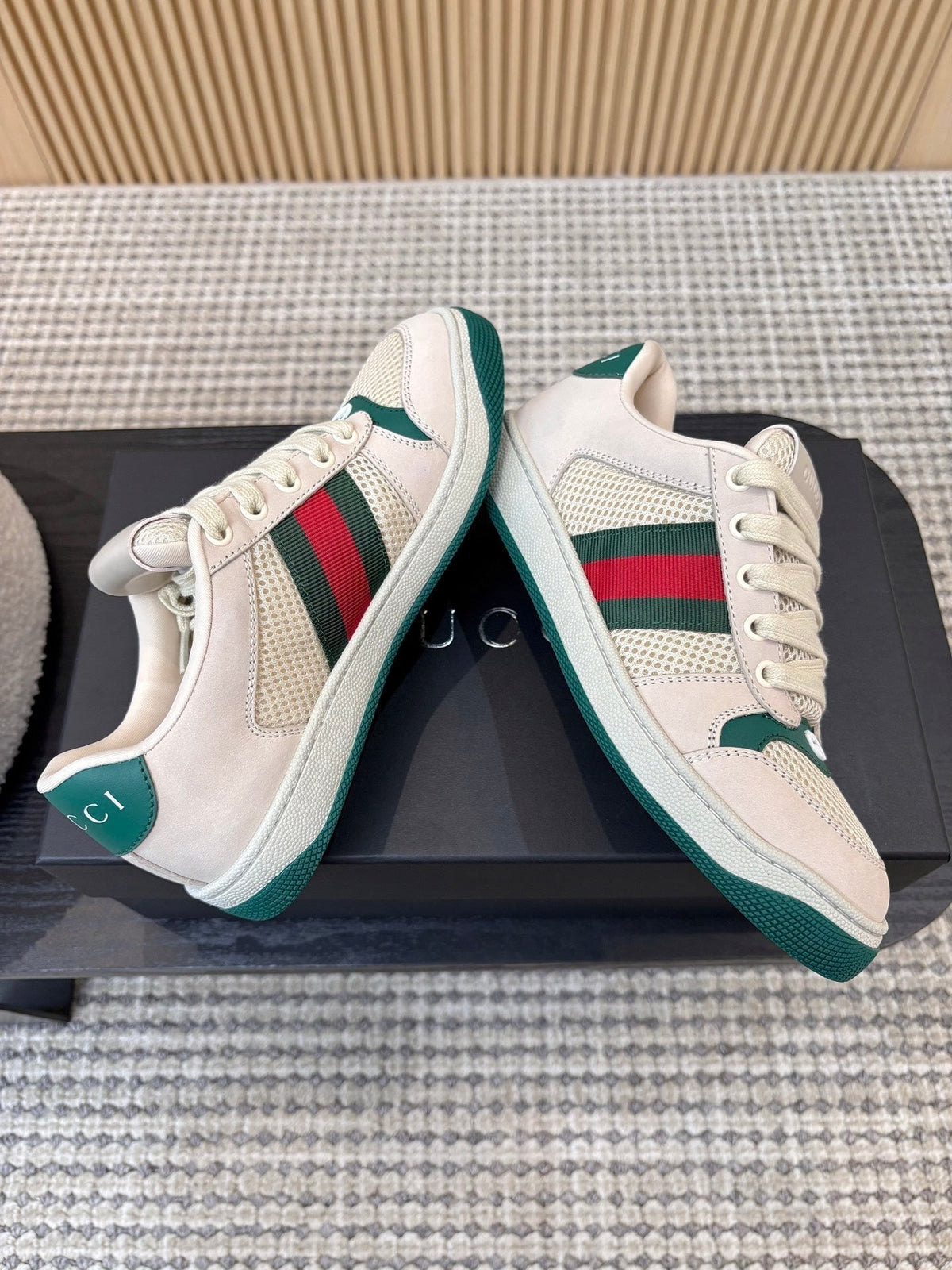 Gucci 26s Mesh Sneakers In Light Beige And Green Leather