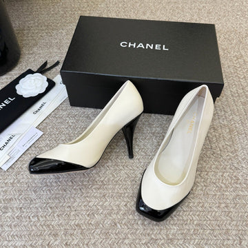 CC 26s Square Toe Pump White Sheepskin 835681