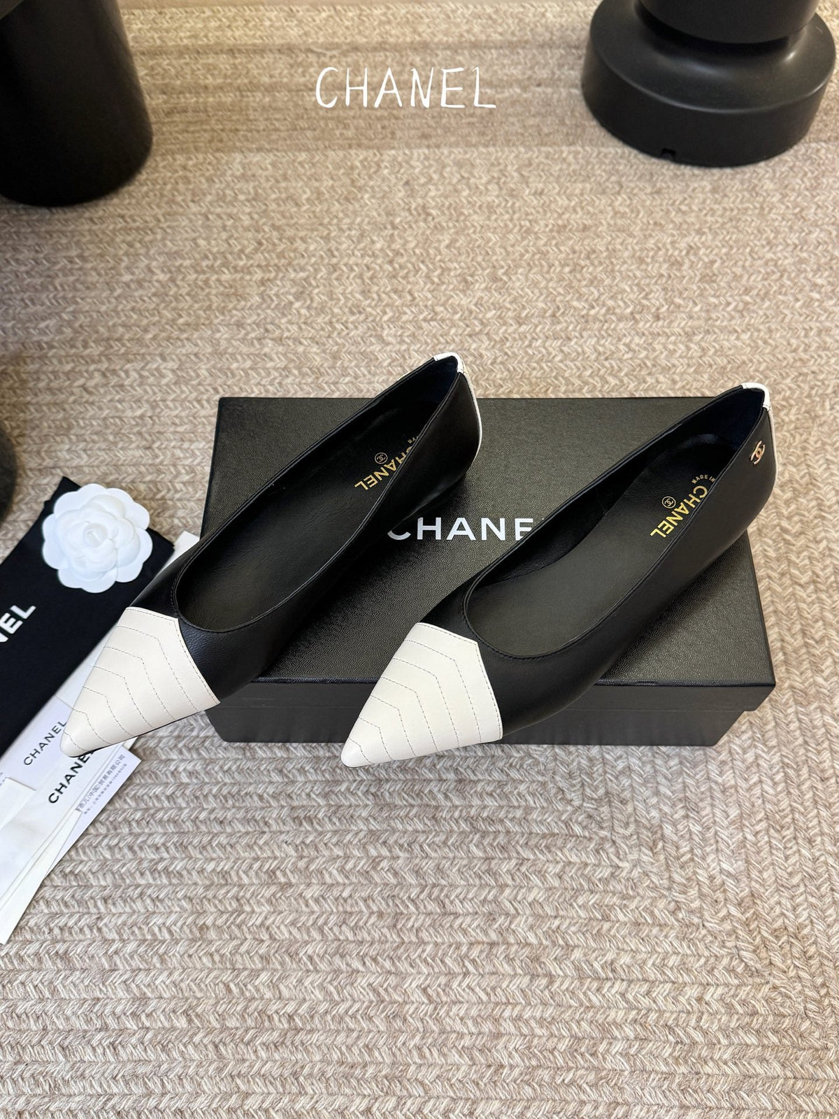 CC 26ss Ballet Flat Black White Lambskin 835690