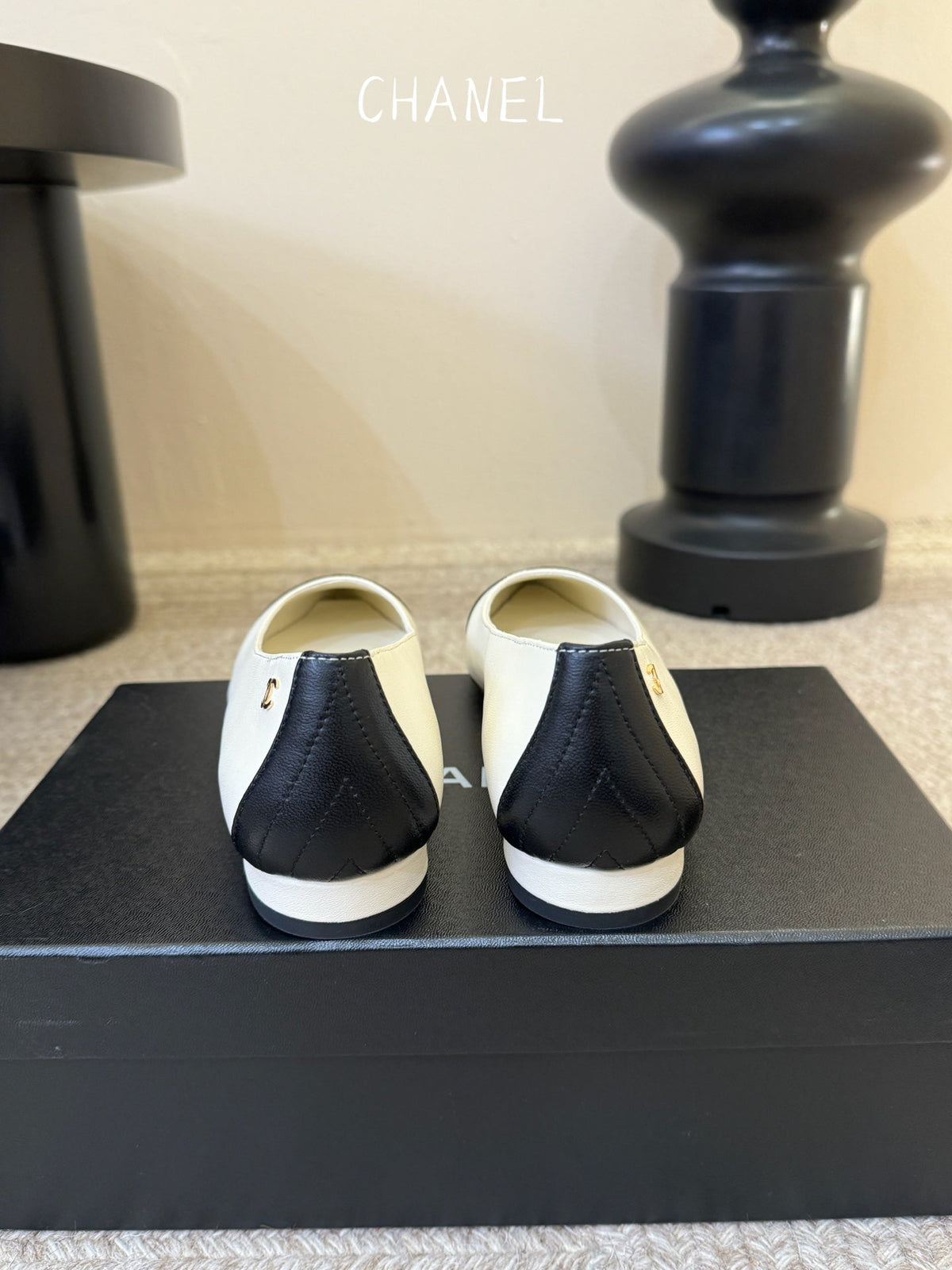 CC 26ss Ballet Flat Black White Lambskin 835691