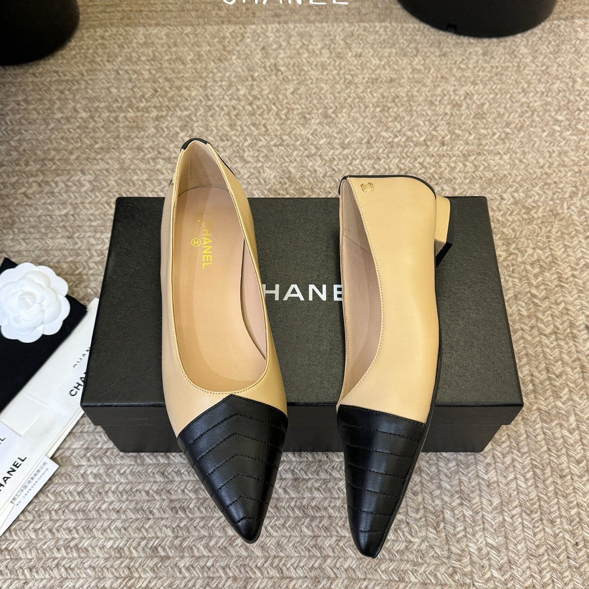 CC 26ss Ballet Flat Black Beige Lambskin 835693