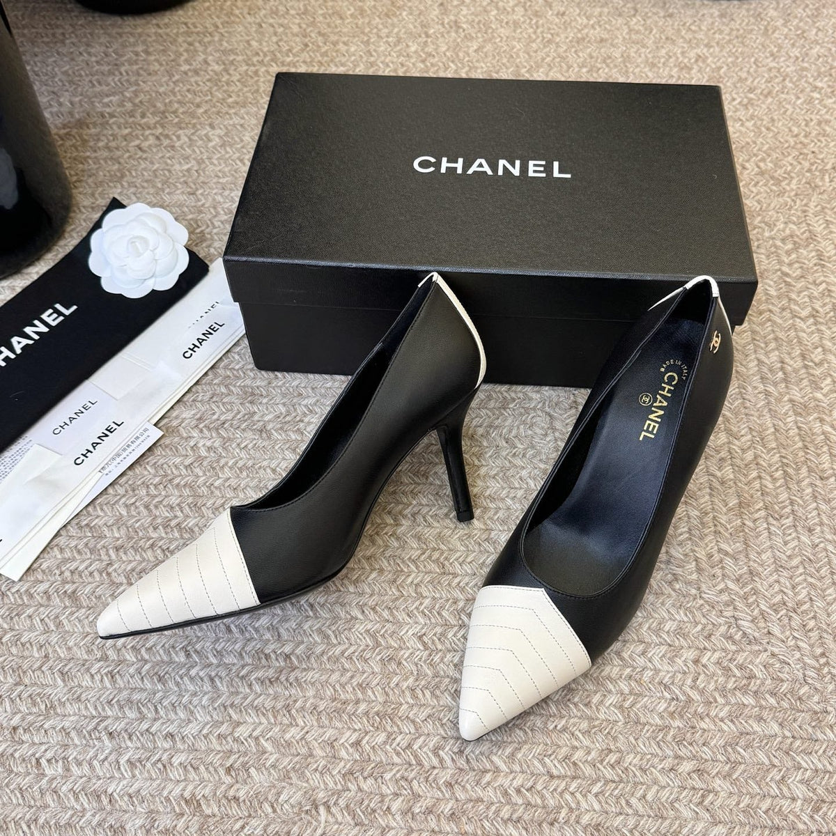 CC 26ss Pump Black White Lambskin 835695