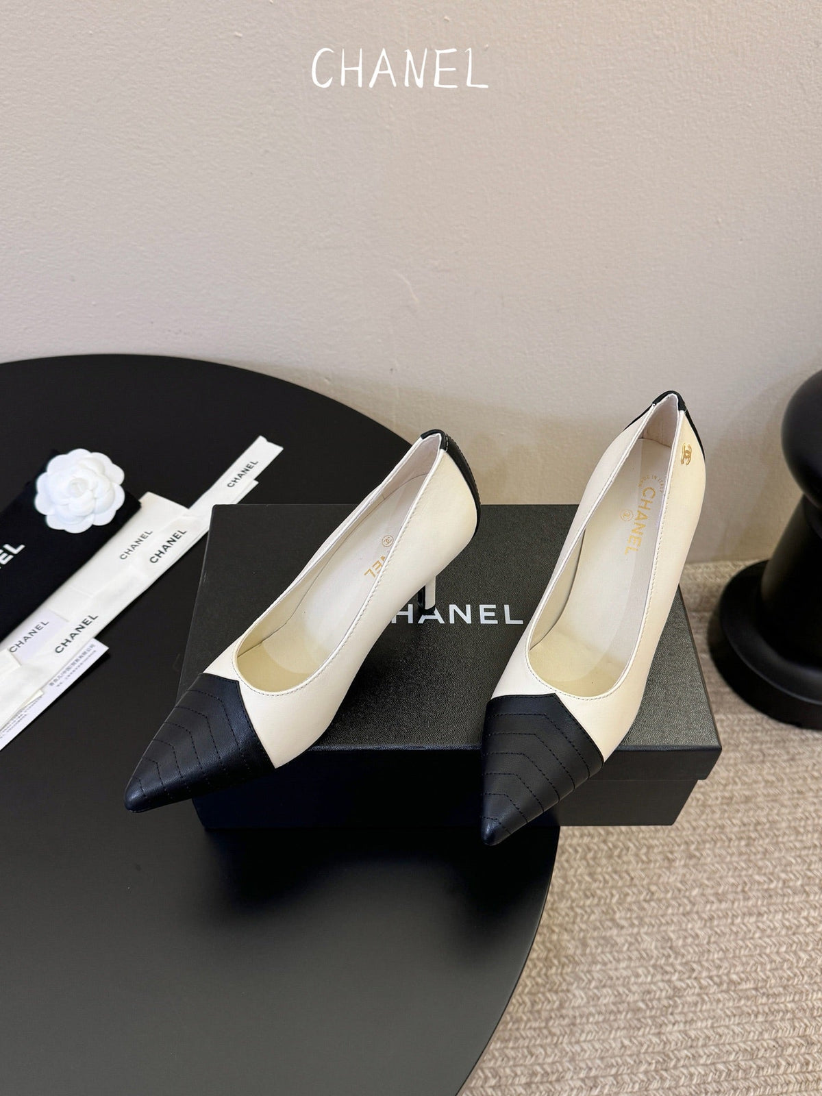 CC 26ss Pump Black White Lambskin 835697