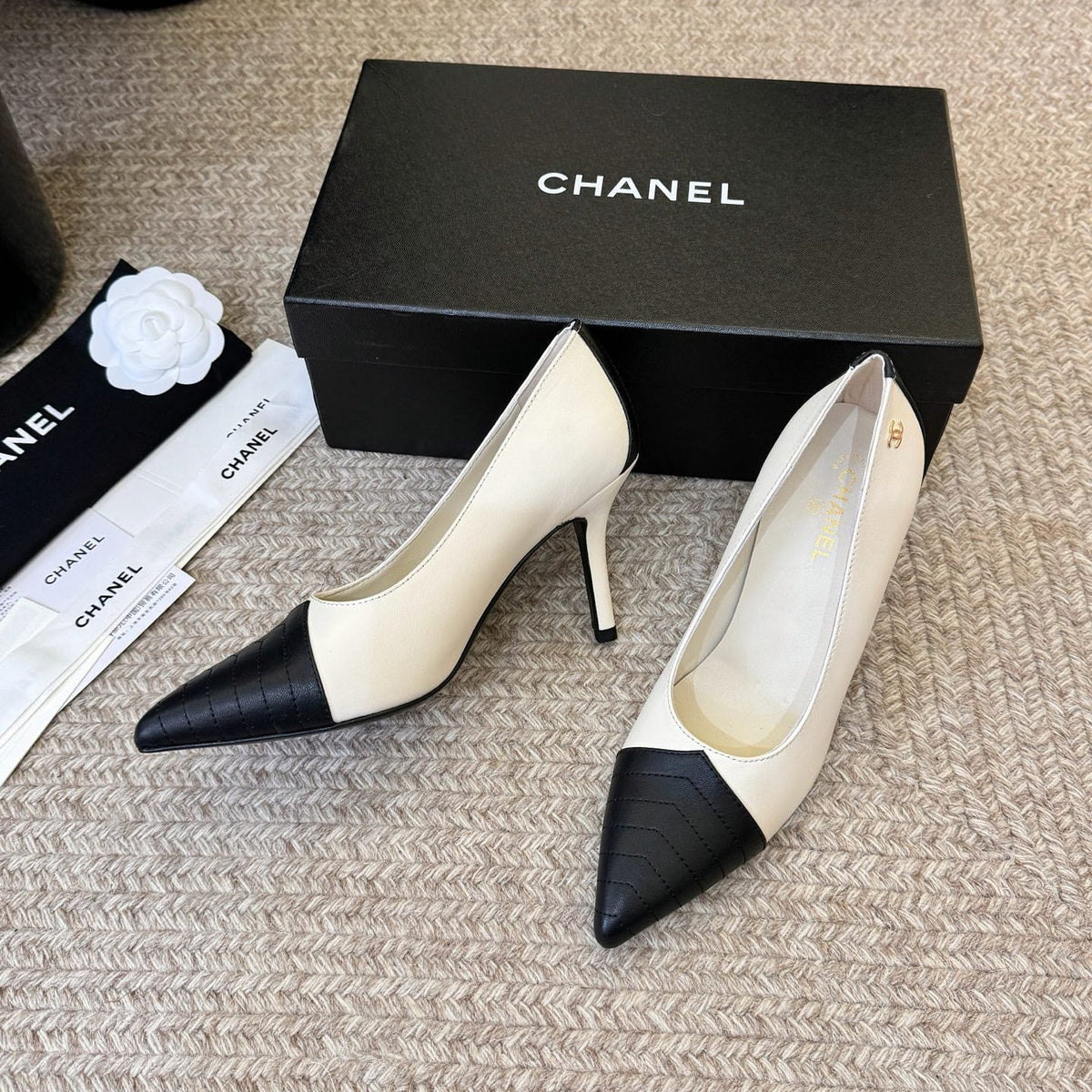 CC 26ss Pump Black White Lambskin 835697