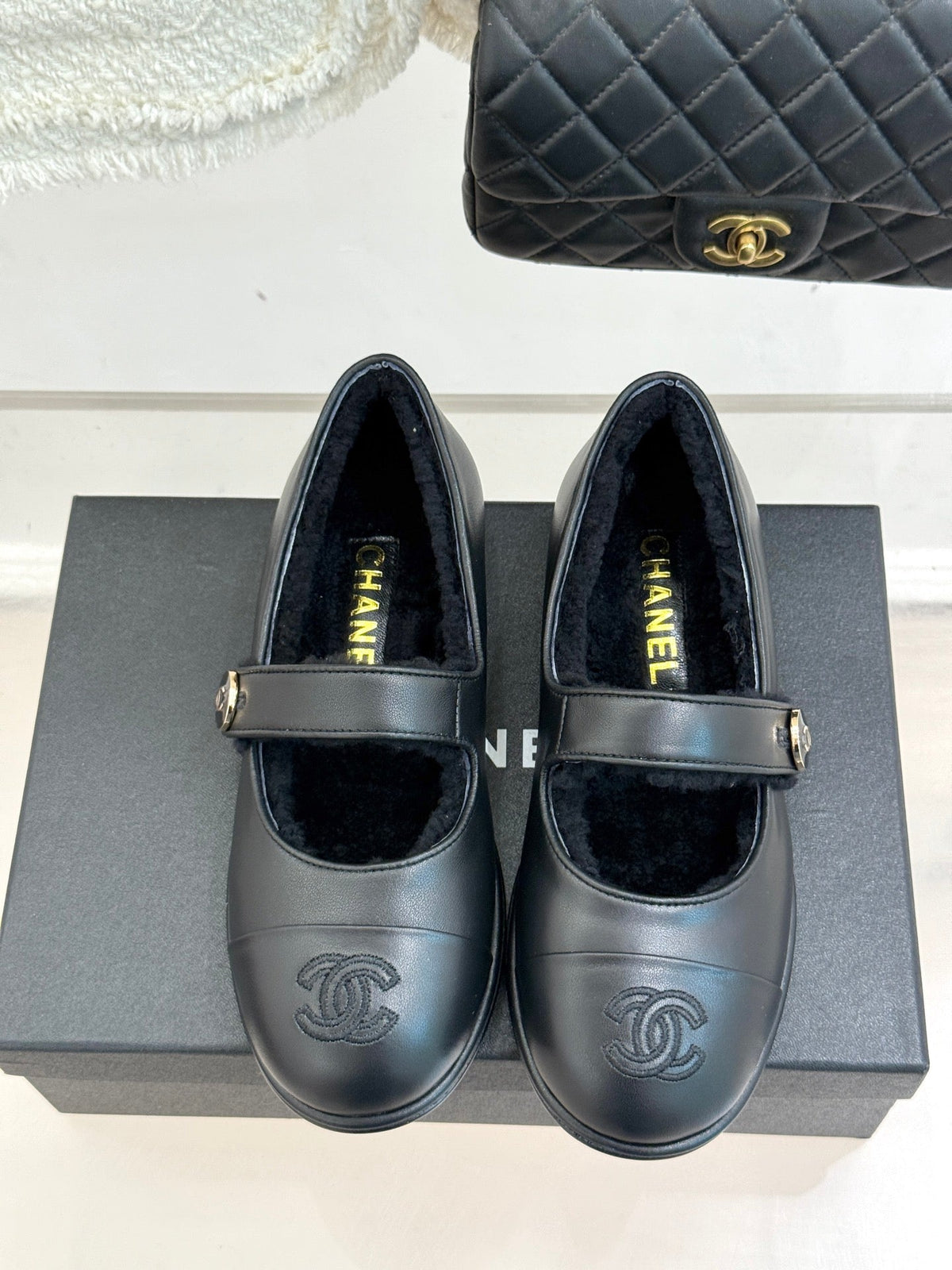 CC 25A Mary Janes Black Sheepskin And Lambswool 404667