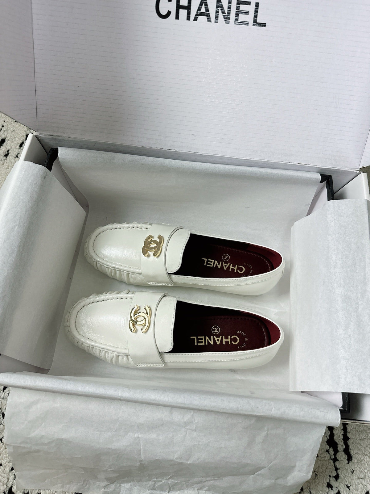 CC 26A Métiers d'art 2026 Loafer White Glossy Sheepskin 900702