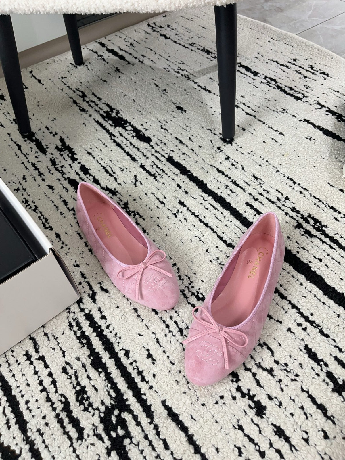 CC 26A Ballet Flat Light Pink Quited Suede 900739
