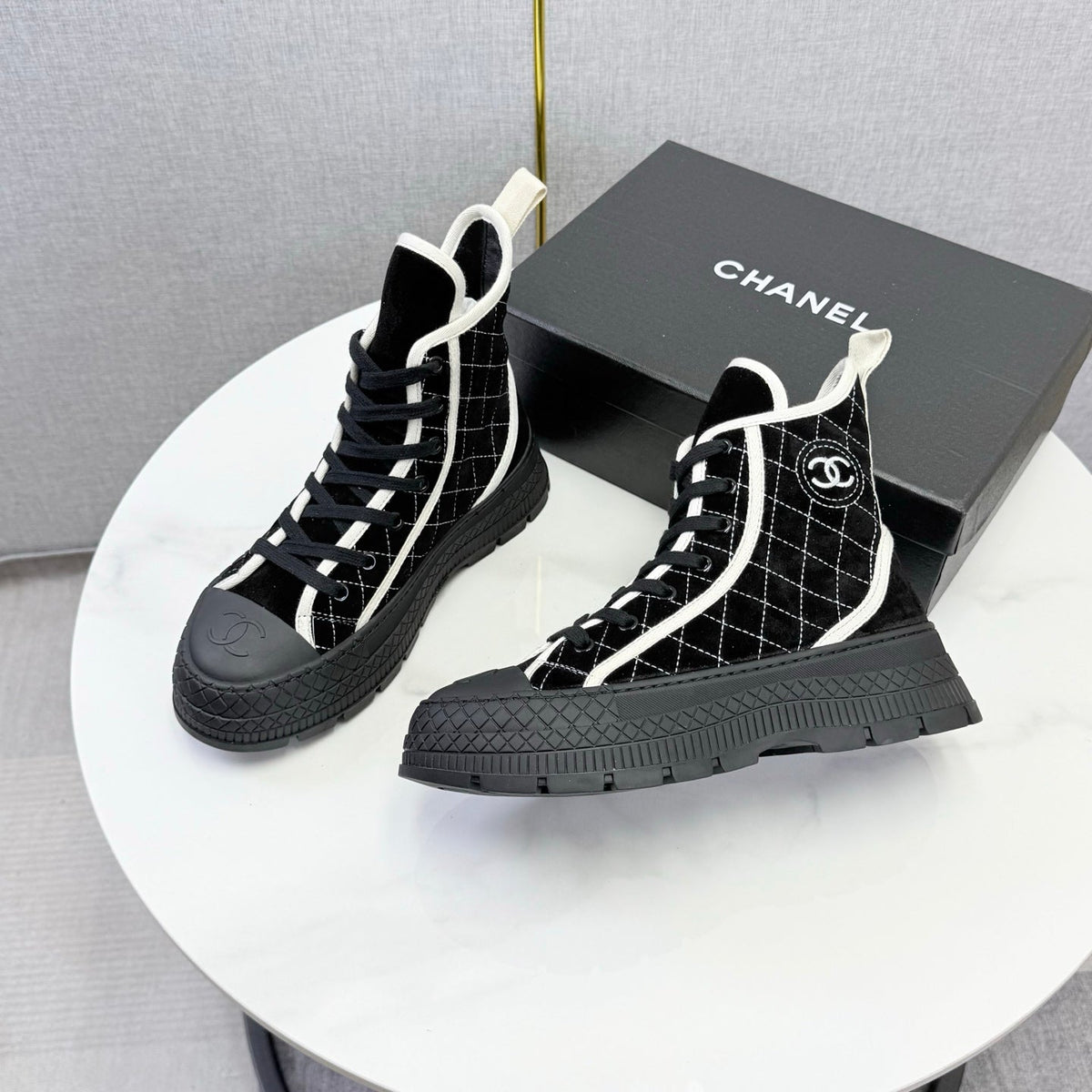CC 26s High-Top Sneakers Black Suede 972649