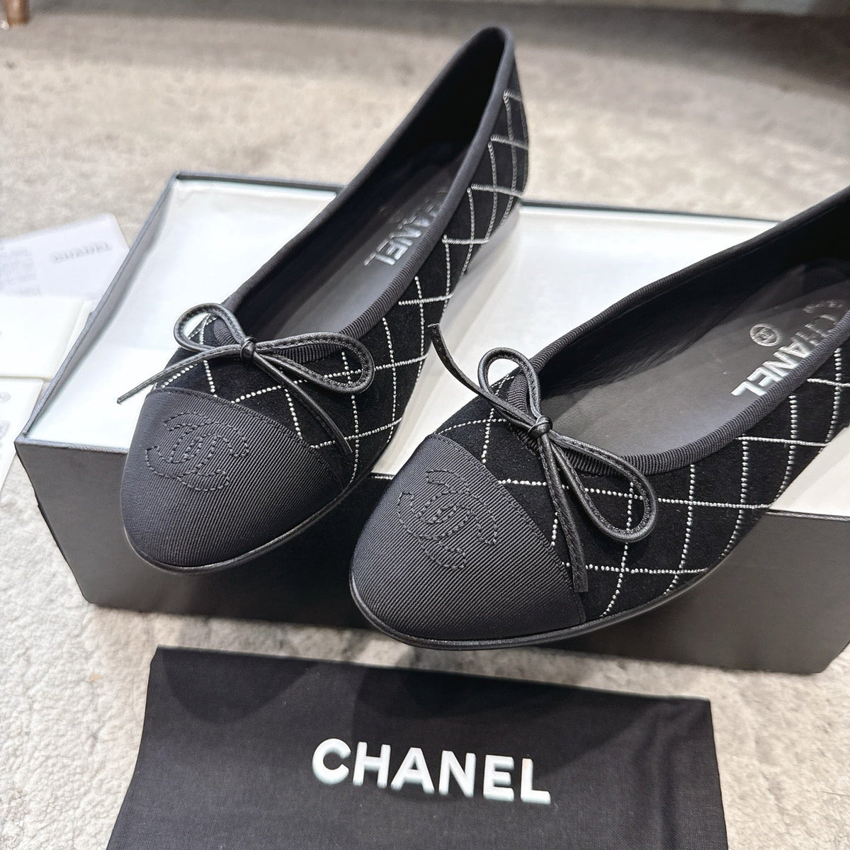 CC Ballet Flats Small Bow Black Quilted Canvas Suede 716399