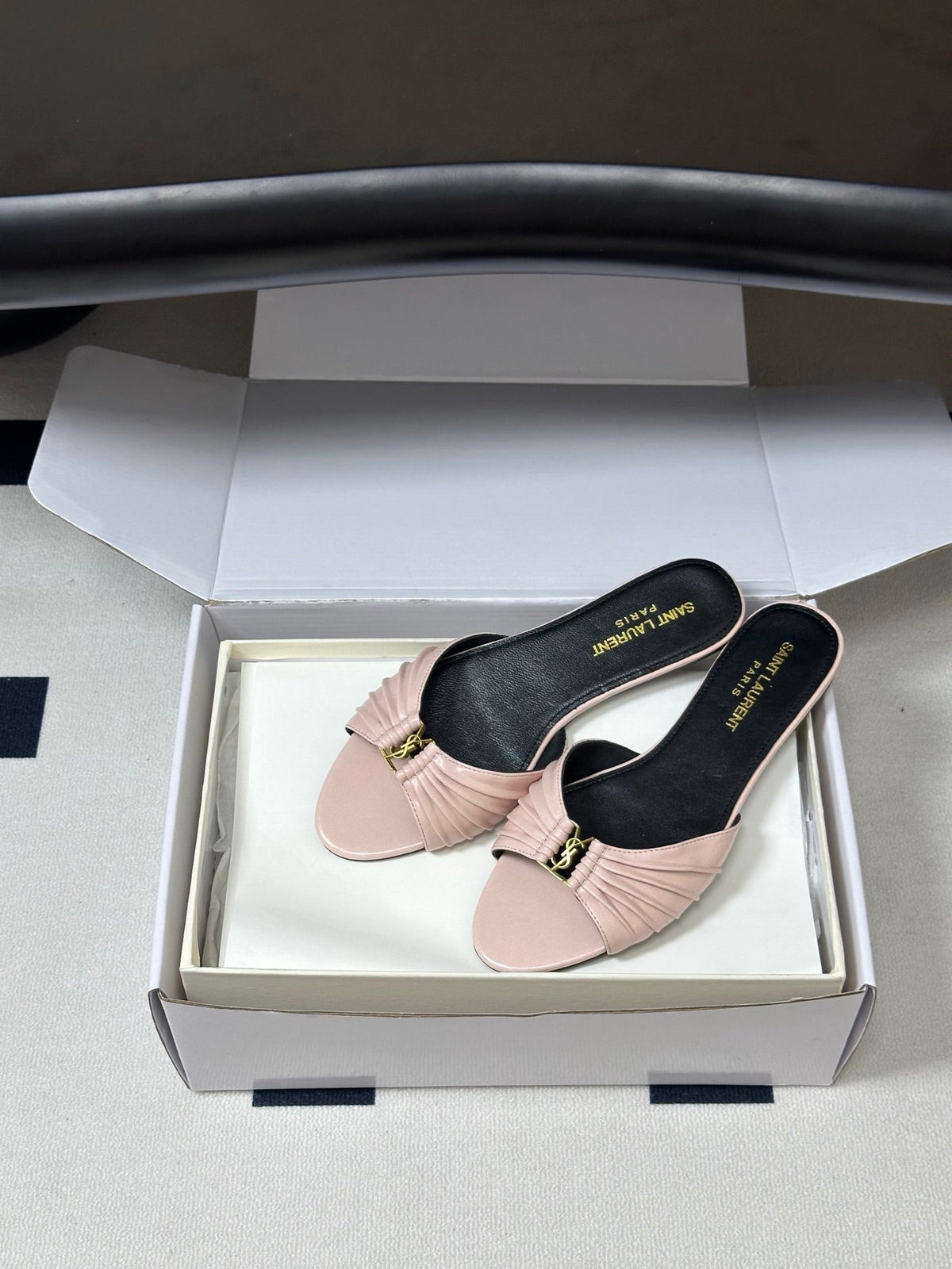 YSL Babylone Slides Light Pink Glossy Leather 835192