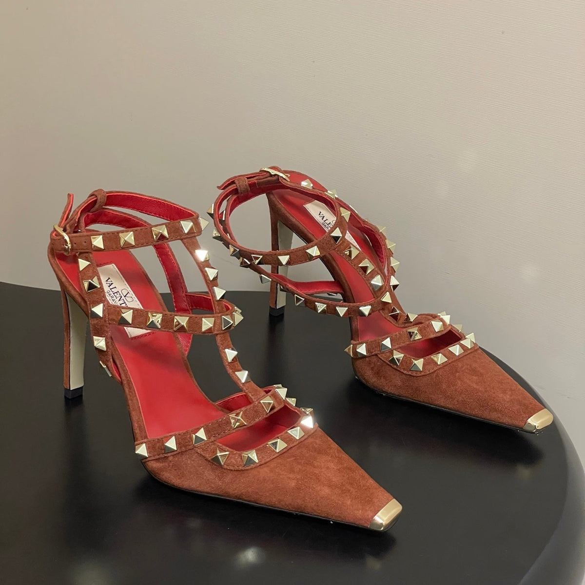 VT Rockstud Kidskin Pump 100mm Red Suede 835106