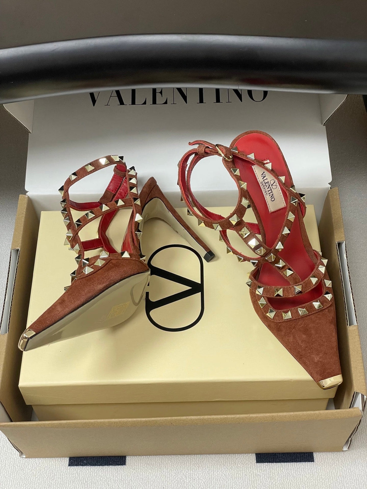 VT Rockstud Kidskin Pump 100mm Red Suede 835106