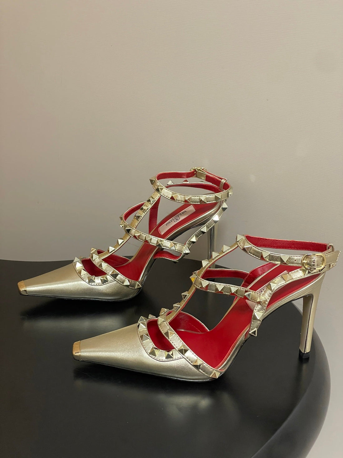 VT Rockstud Kidskin Pump 100mm Gold Sheepskin 835109