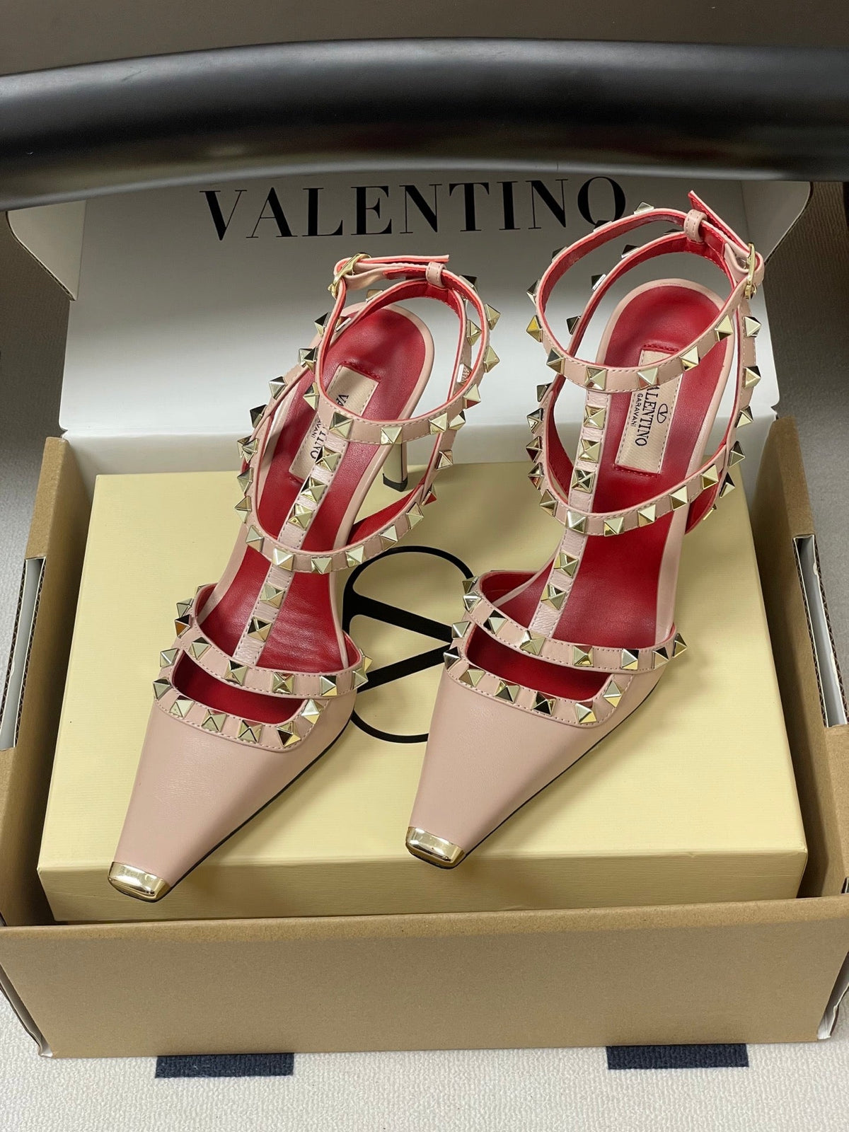 VT Rockstud Kidskin Pump 100mm Peach Sheepskin 835115