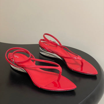 Alaia Invisible Thong Sandals 3cm Red Patent Leather 835287