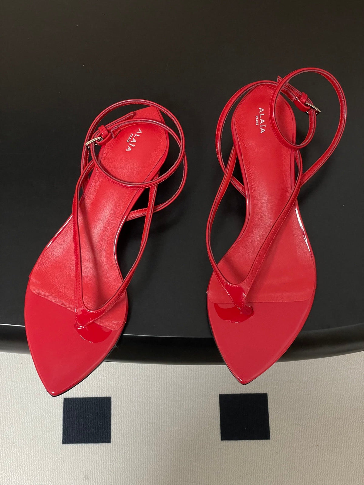 Alaia Invisible Thong Sandals 3cm Red Patent Leather 835287
