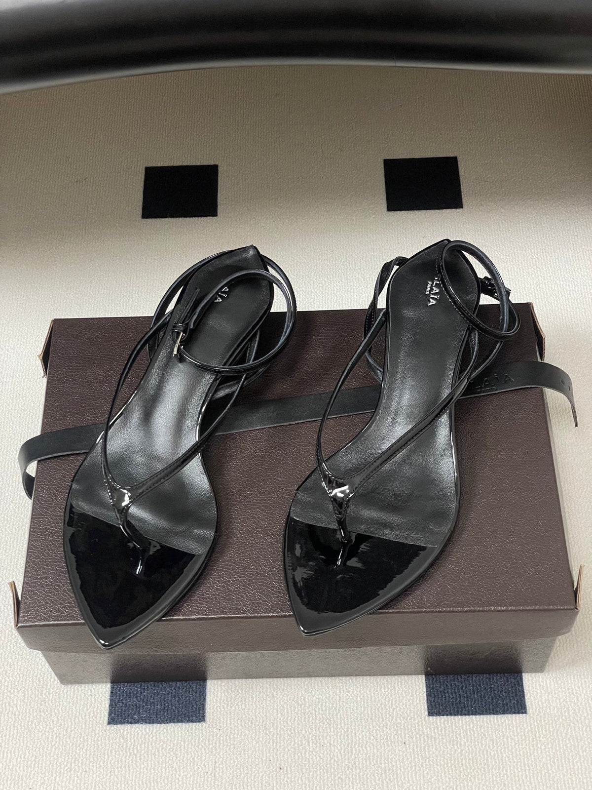 Alaia Invisible Thong Sandals 3cm Black Patent Leather 835291