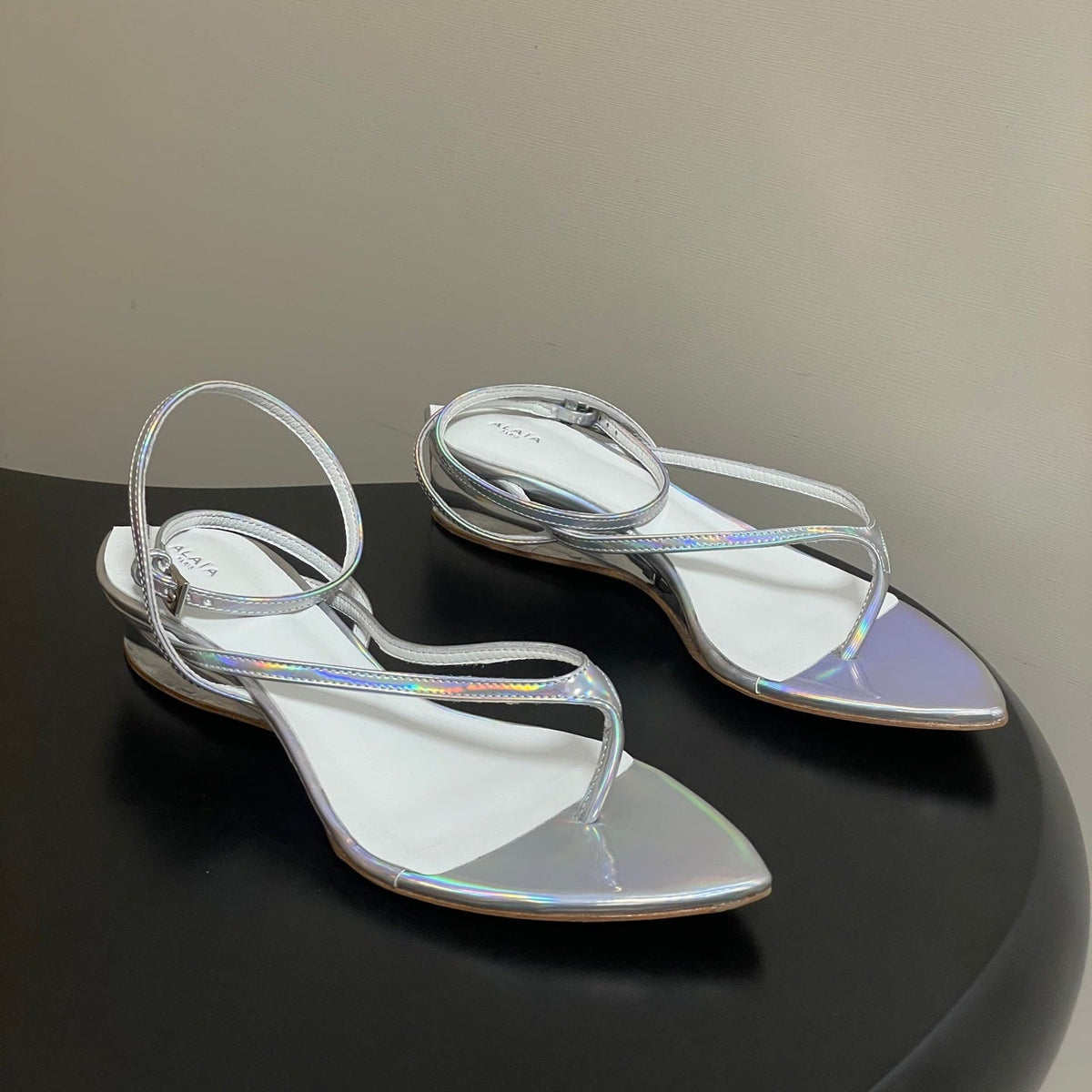 Alaia Invisible Thong Sandals 3cm Sliver Patent Leather 835285