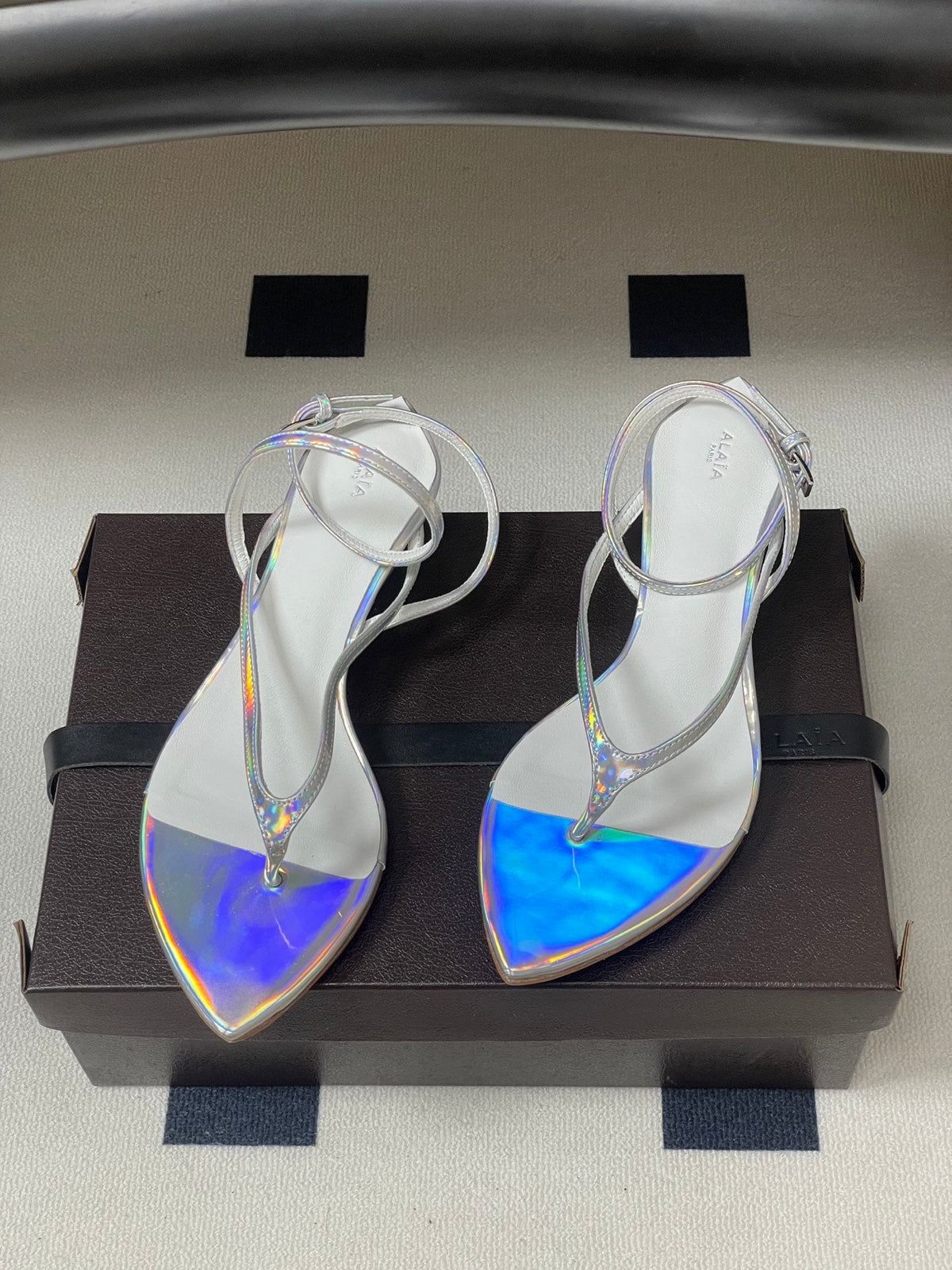 Alaia Invisible Thong Sandals 3cm Sliver Patent Leather 835285
