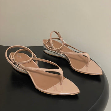 Alaia Invisible Thong Sandals 3cm Beige Patent Leather 835289
