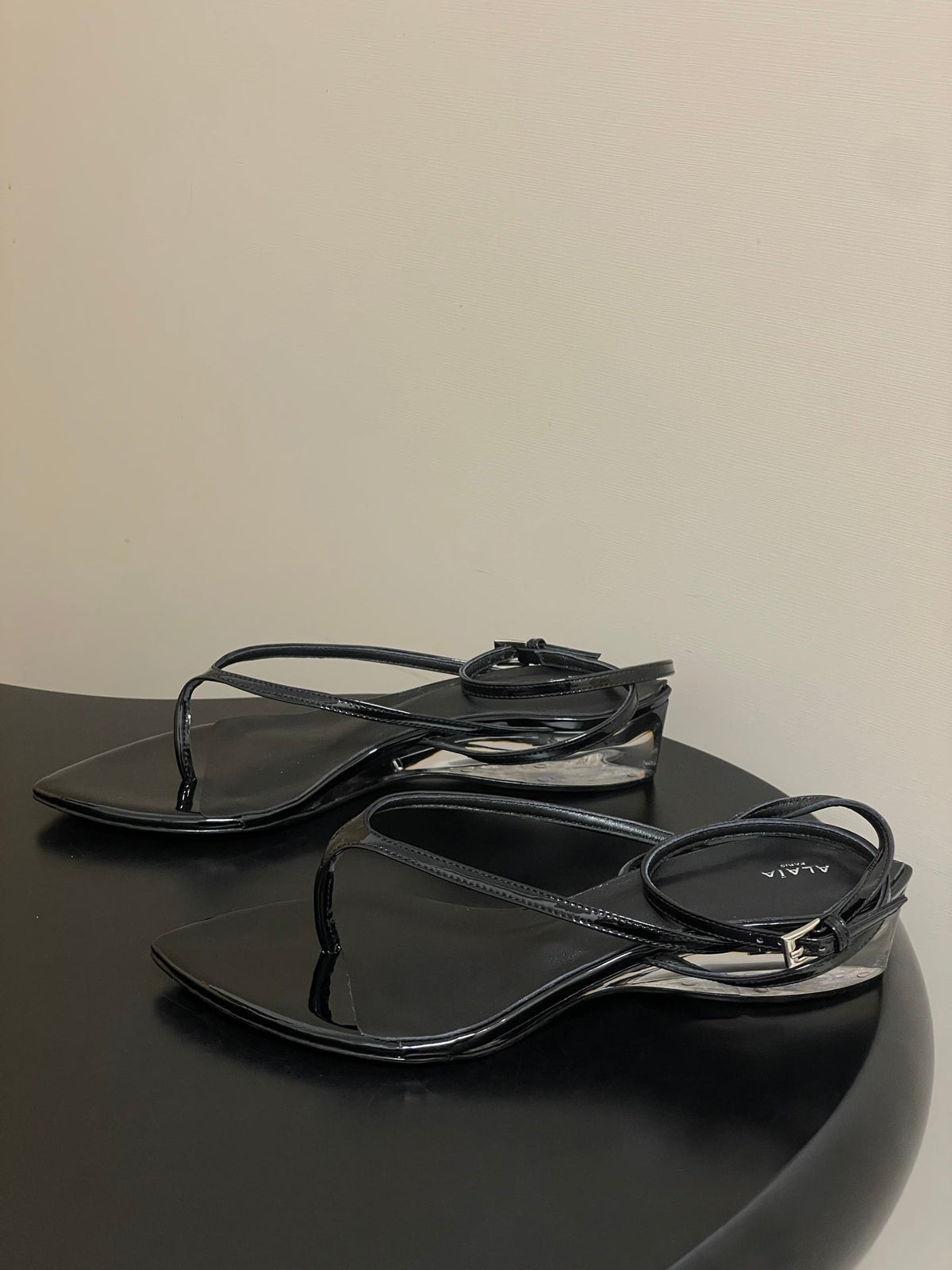Alaia Invisible Thong Sandals 3cm Black Patent Leather 835291
