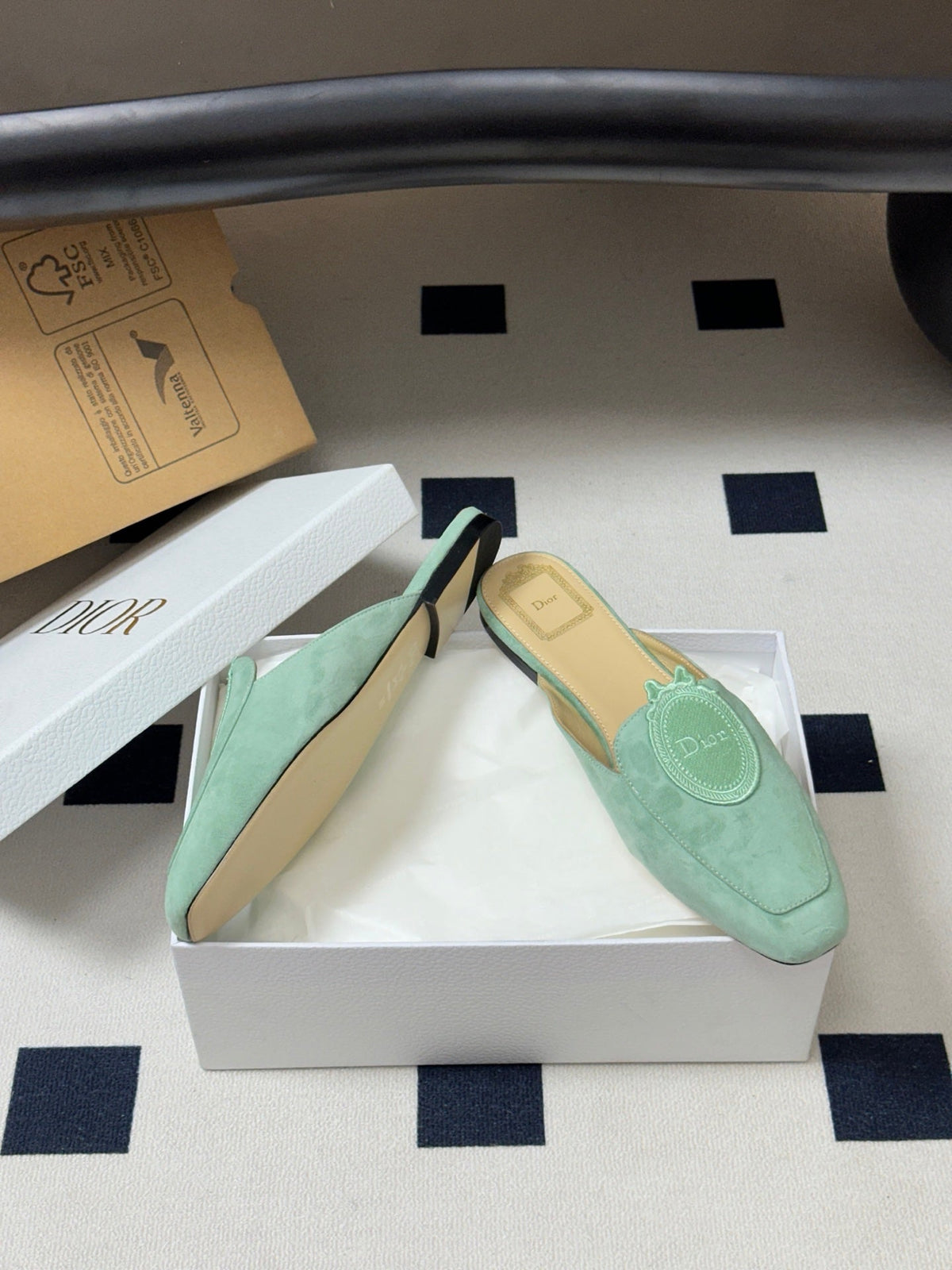 CD Médaillon Mule Mint Green Suede 834913