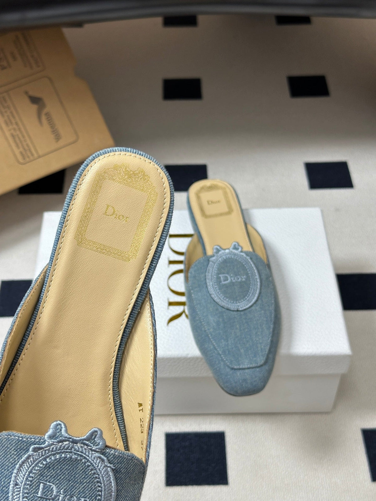 CD Médaillon Mule Light Blue Denim 834920
