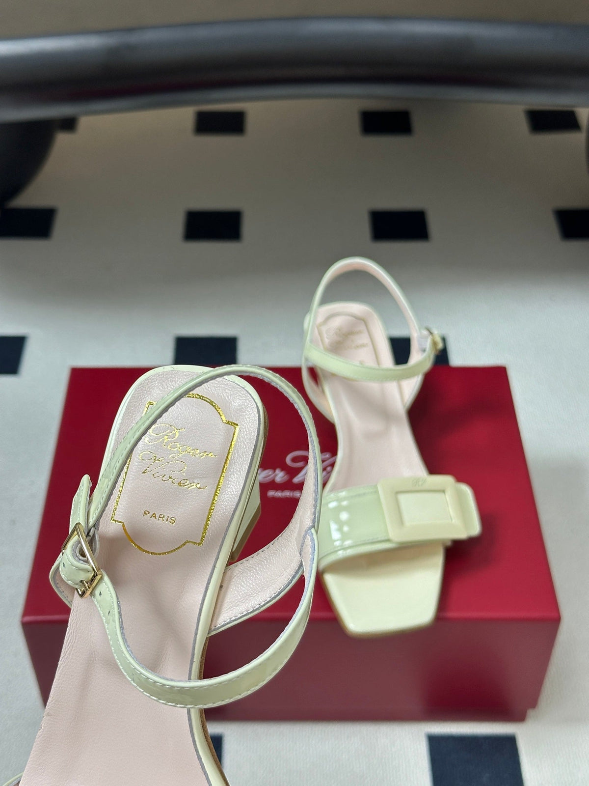 Roger Vivier Belle Vivier Sandals Cream Patent Leather 835127
