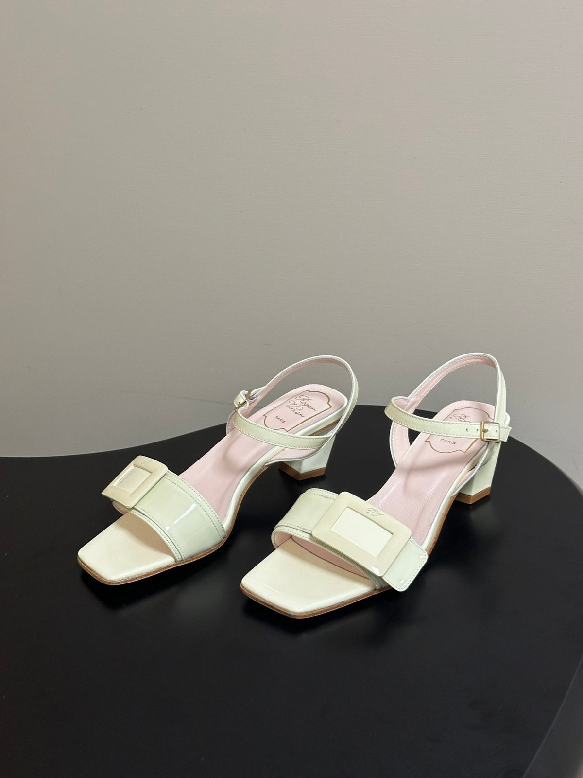 Roger Vivier Belle Vivier Sandals Cream Patent Leather 835127