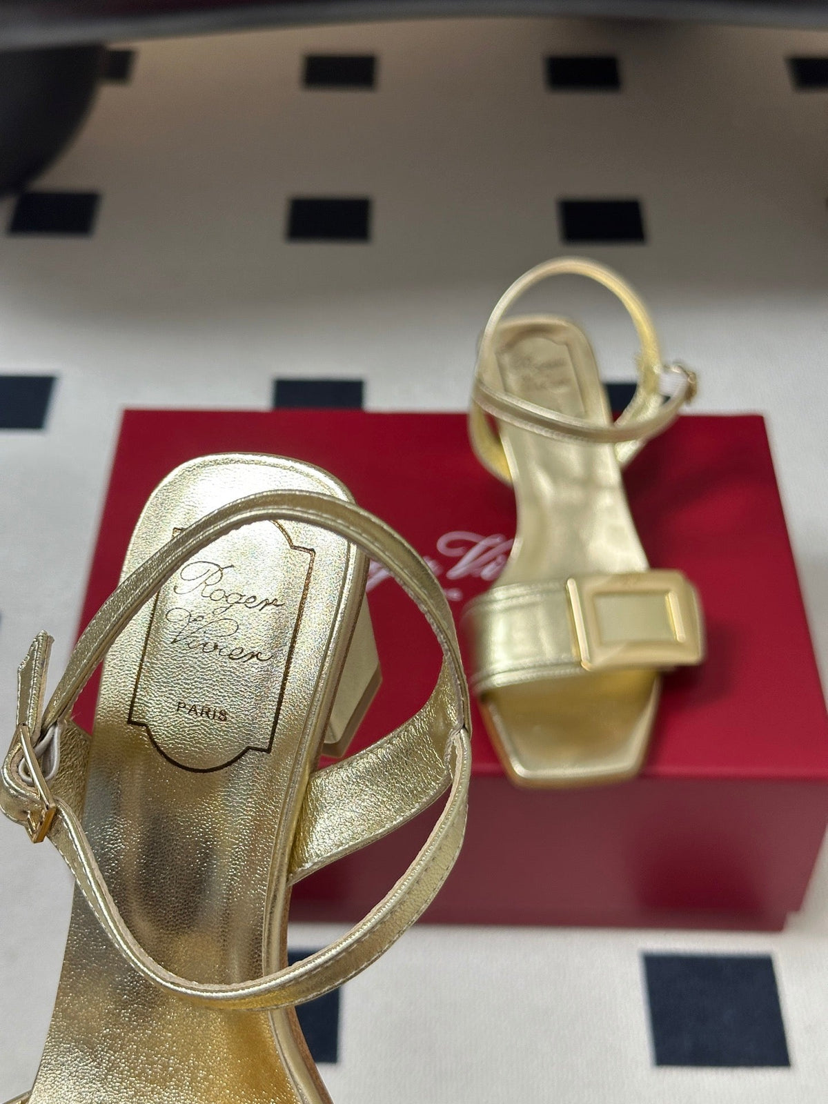 Roger Vivier Belle Vivier Sandals Gold Patent Leather 835128