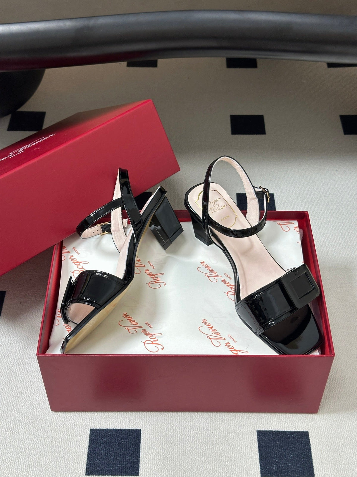 Roger Vivier Belle Vivier Sandals Black Patent Leather 835129
