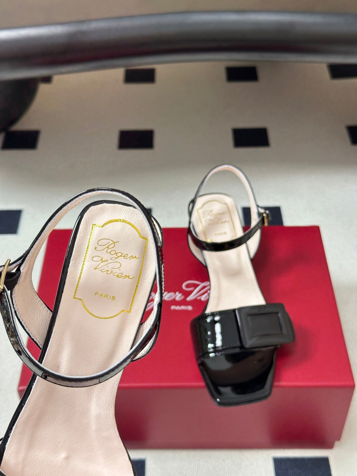 Roger Vivier Belle Vivier Sandals Black Patent Leather 835129