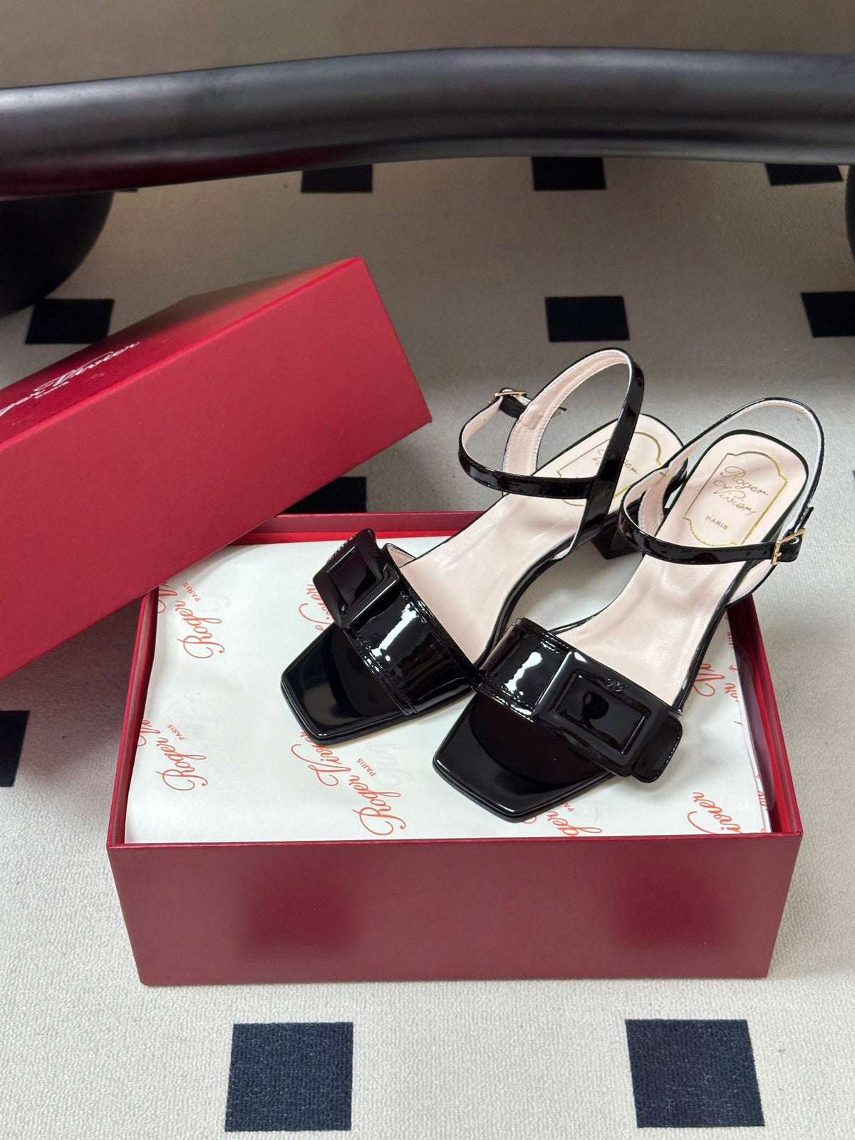 Roger Vivier Belle Vivier Sandals Black Patent Leather 835129
