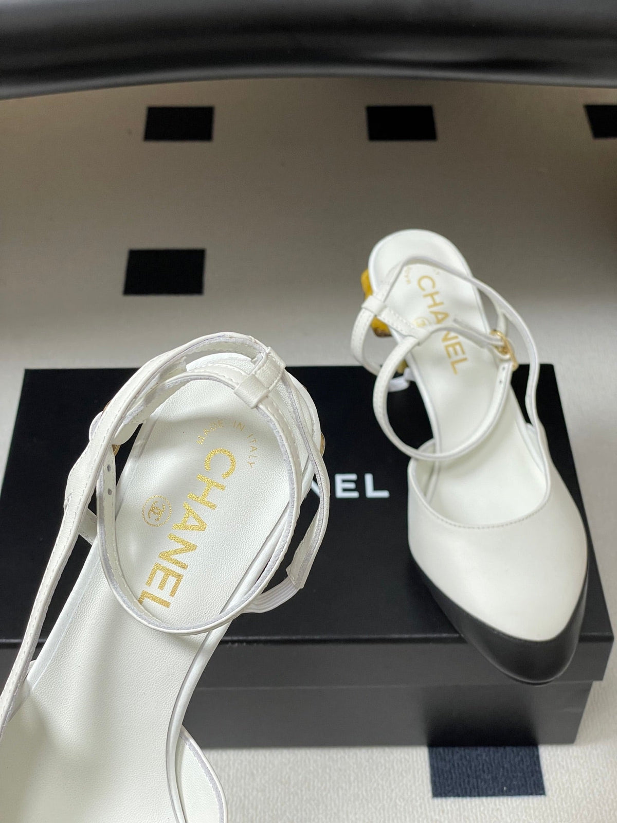 CC 26s Slingback 8.5cm White Leather 834722