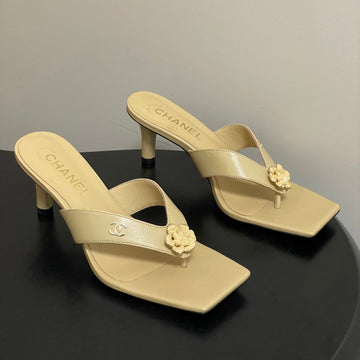 CC 26s Camellia High-Heeled Sandals Square Toe 6cm Beige Leather 834727