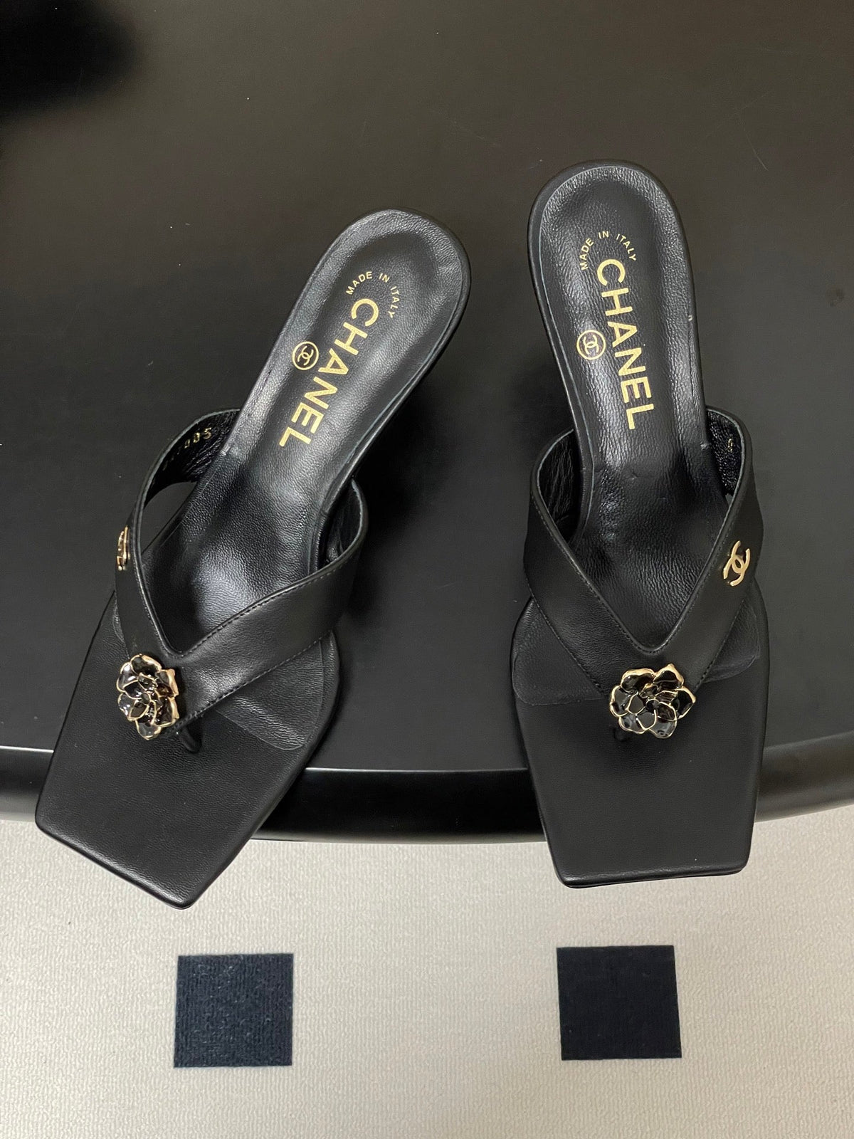 CC 26s Camellia High-Heeled Sandals Square Toe 6cm Black Leather 834729