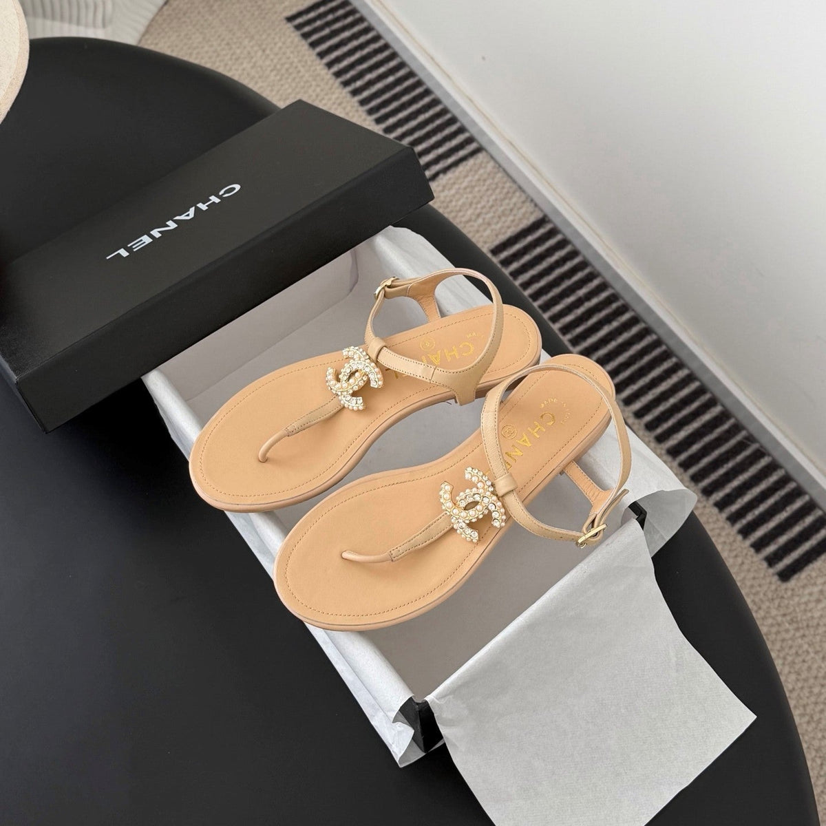 CC Strappy Sandals Beige Sheepskin 670386