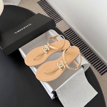 CC Strappy Sandals Beige Sheepskin 670386